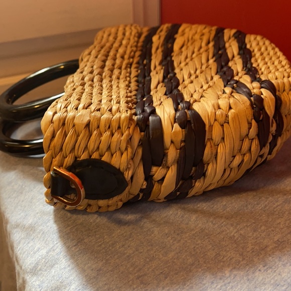 Poolside Wicker Purse - Picture 4 of 5